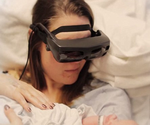 Электронные очки eSight помогли слепой женщине увидеть своего ребенка